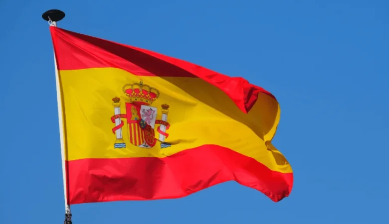 Cómo Regularizar tu Situación en España en 2025